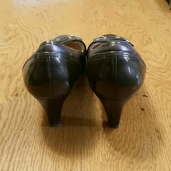 Shoes - Picture 3 of 4